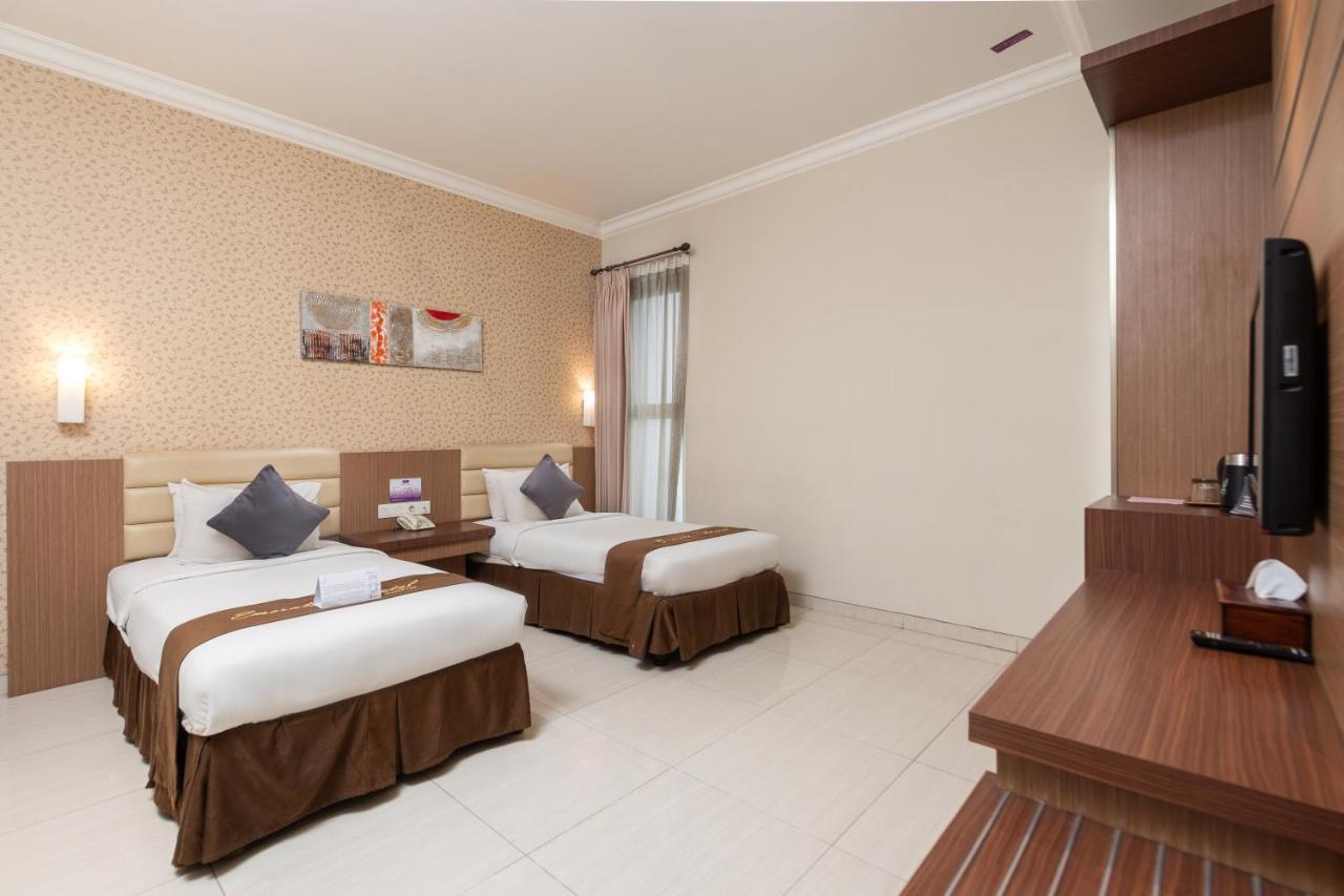 Life Emerald Hotel Sorabaya Extérieur photo