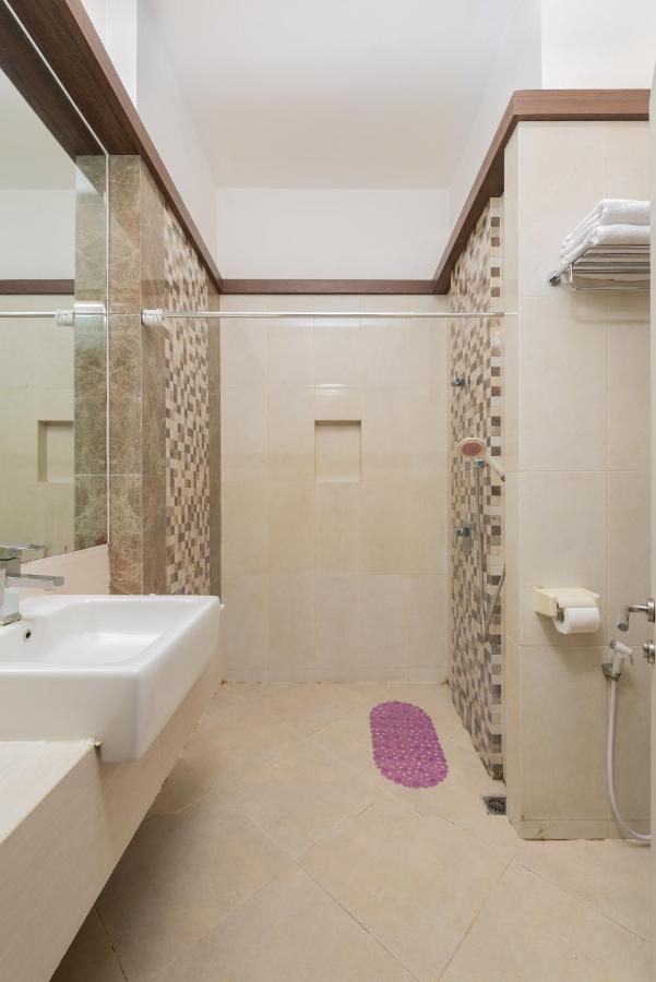 Life Emerald Hotel Sorabaya Extérieur photo